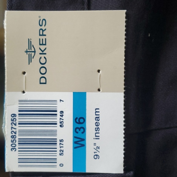 Dockers Size 36 Shorts NWT - Picture 3 of 3